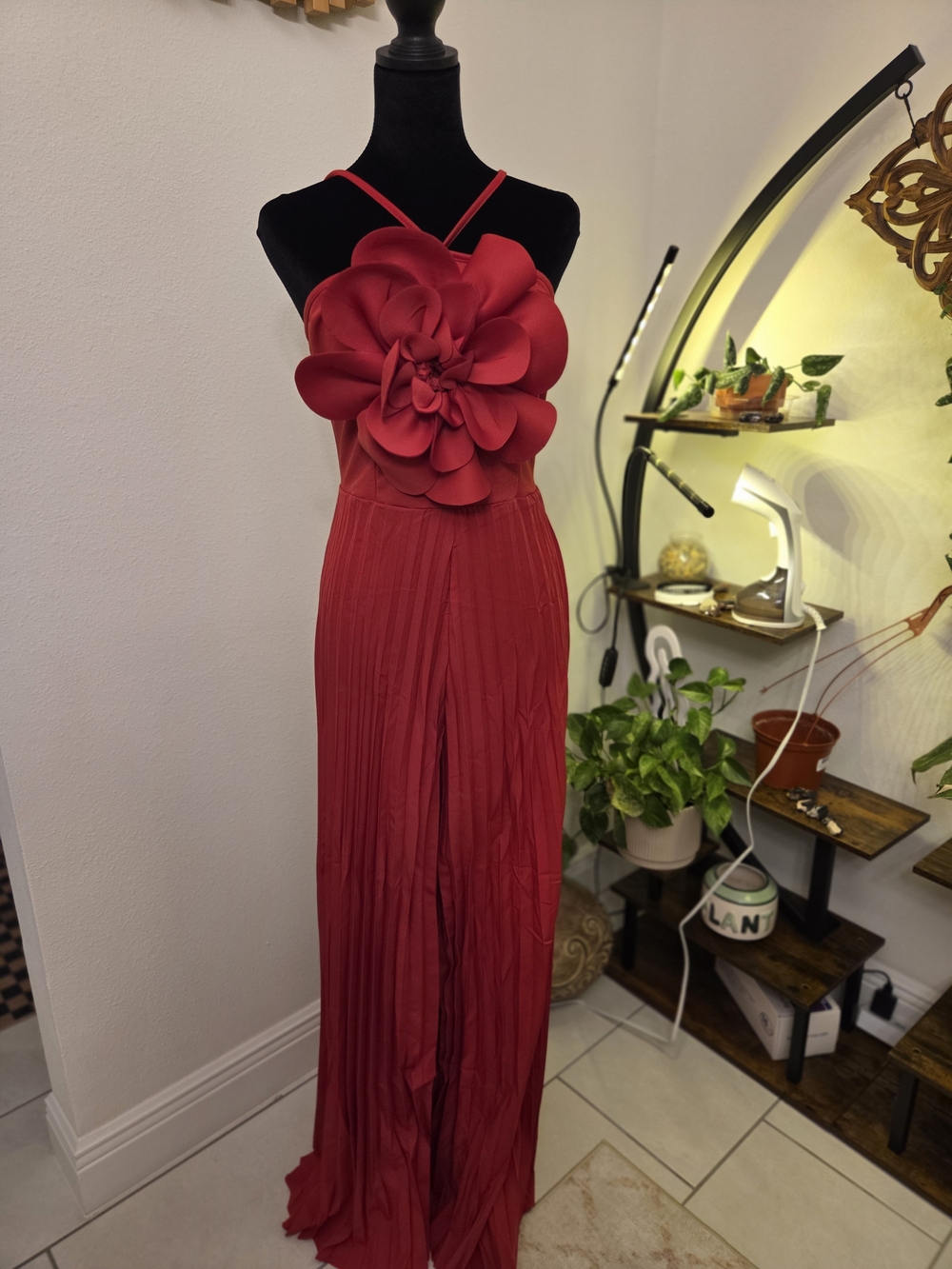 Red 3D Flower Pleated Wide Leg Jumpsuit Halter Neck Cocktail Party Size L - Picture 2 of 8